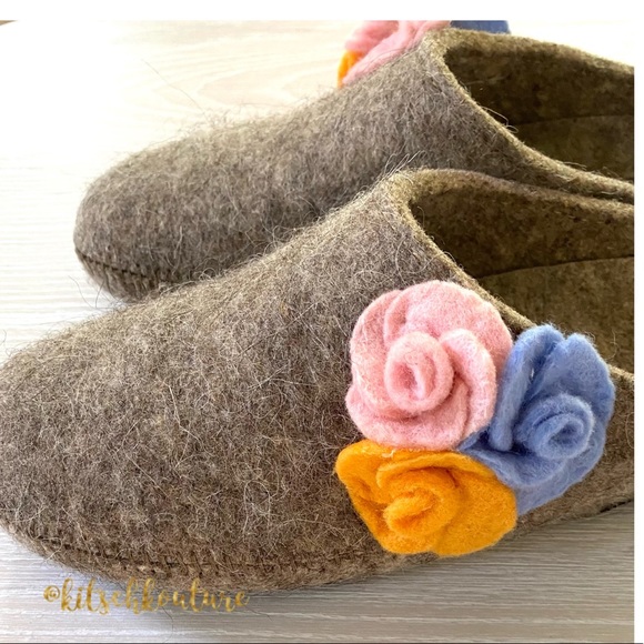 Handmade 100% Wool Clogs - Picture 4 of 11